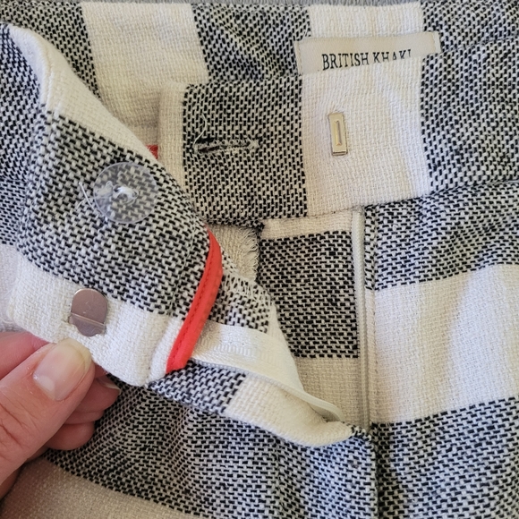 British Khaki Striped Shorts - Picture 4 of 4